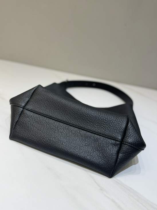 Picture of The Row Handbags _SKUfw216749325fw